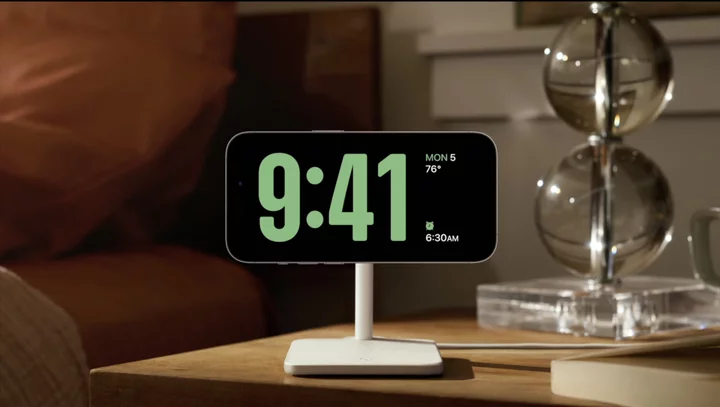 Standby in iOS 17 will turn your iPhone into an always-on live monitor