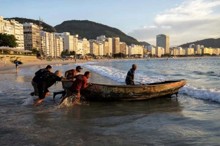 Last artisanal fishermen of Brazil's Copacabana seek revival