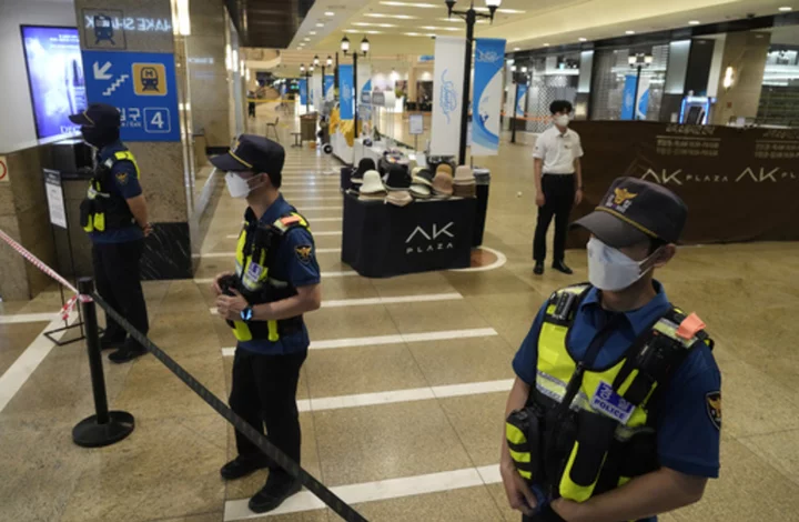 South Korean police pursue suspect in 2nd stabbing attack in 2 days