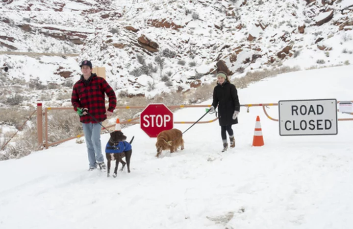 Gates will be locked and thousands of rangers furloughed at national parks if government shuts down