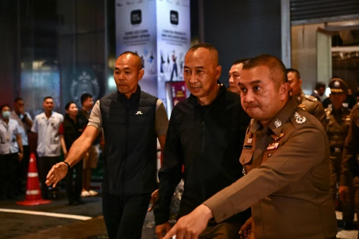 Longer locks: Thai cops allowed to let their hair down