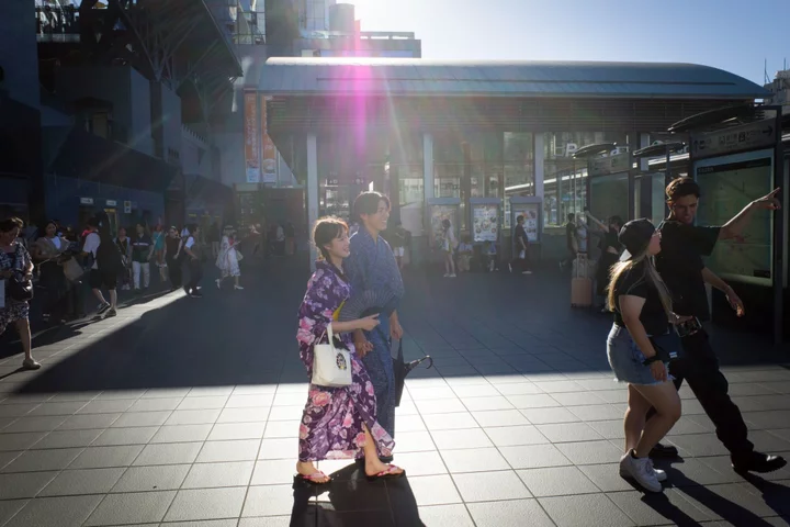 Japan Inflation Outpaces Expectations Ahead of BOJ Decision