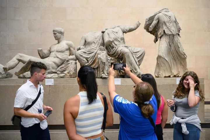 Greek PM to Raise Elgin Marbles Feud With Sunak on UK Trip